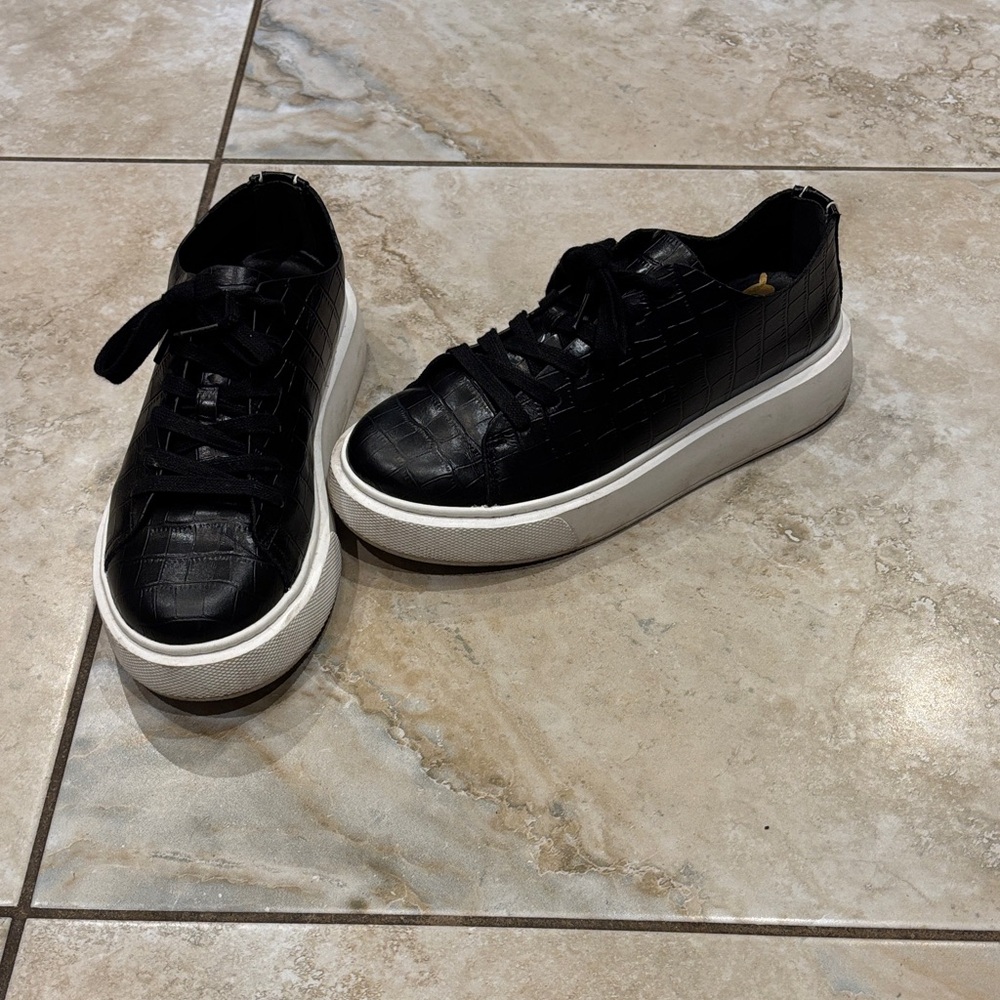 Sam Edelman Black Croc-Embossed Sneakers